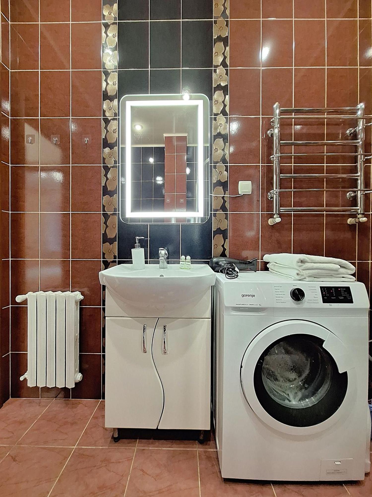 Однокімна Квартира Біля Каштанової Алеї У Центрі Полтави Мережа Alexapartments Документи Для Відряджень Безконтатне Заселення 24-7 ポルタヴァ エクステリア 写真
